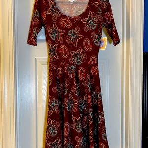 LuLaRoe XS Paisley burgundy wine Nicole